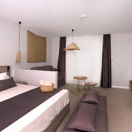 Hotel Eques Petit 4*