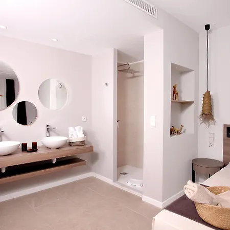 Eques Petit Hotel